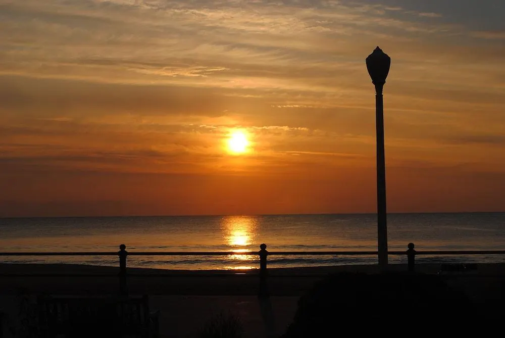 Surestay Studio By Best Western Virginia Beach Oceanfront 3*,